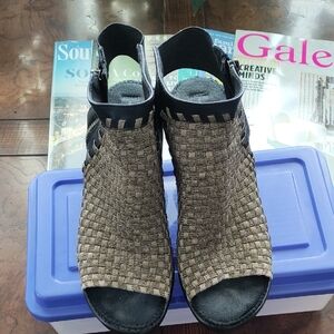 Steven Madden Women's Woven Sandals Color Bronze